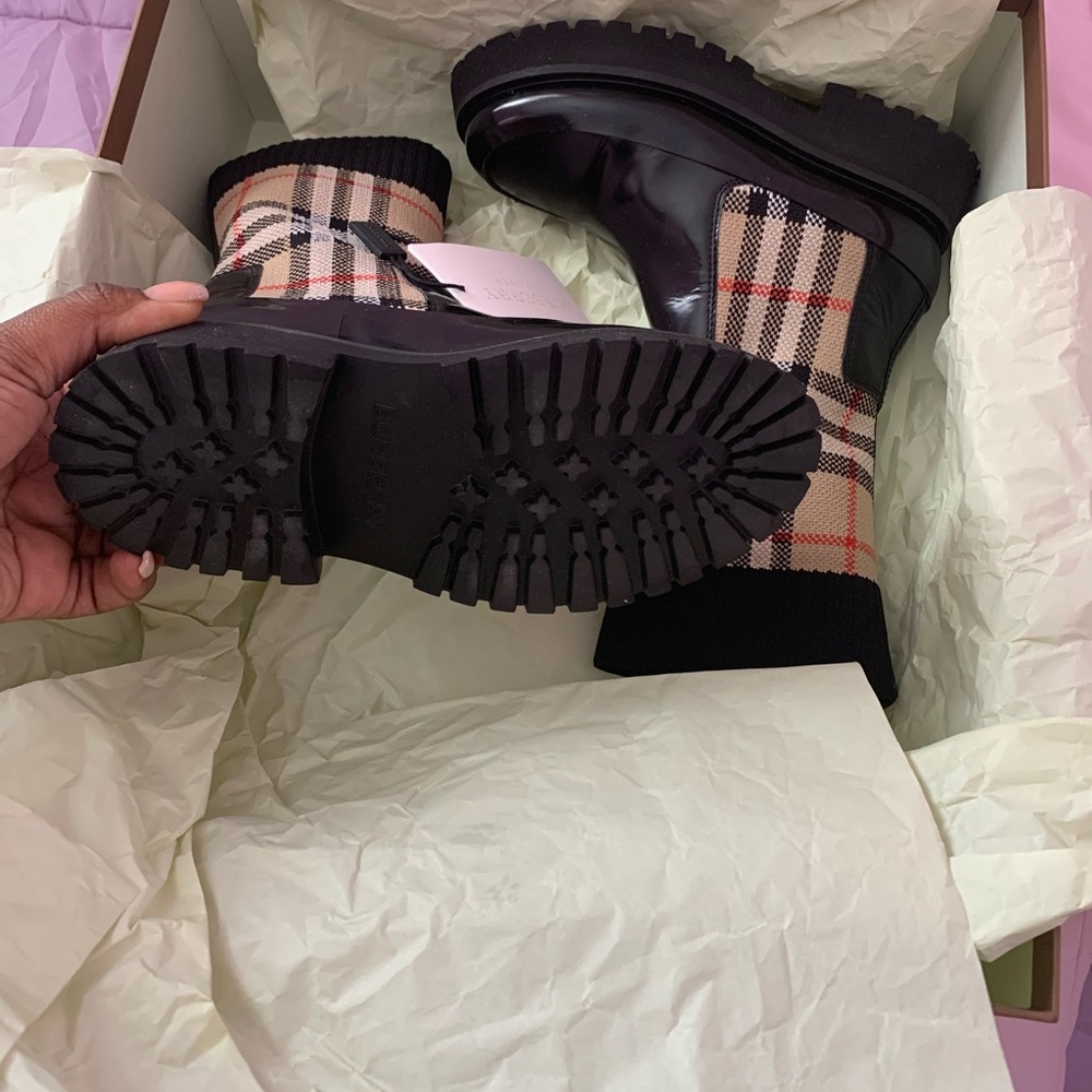 Burberry boots SOLDDDD